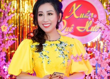 Nữ hoàng Kim Trang xinh tươi đón tết
