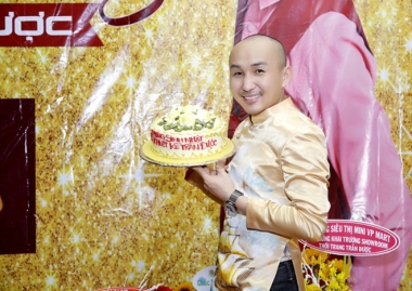Dàn sao Việt "xúng xính" trong tiệc sinh nhật NTK Trần Được