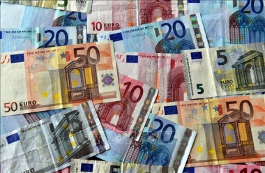 EU điều chỉnh chính sách tiền tệ để ứng phó với cuộc khủng hoảng y tế