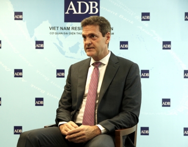 Giám đốc ADB: Việt Nam nên có chương trình chia sẻ rủi ro
