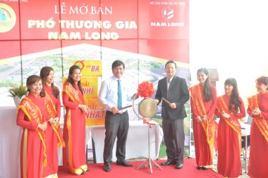 Hơn 200 khách hàng tham dự mở bán Phố thương gia Nam Long