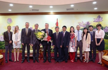 Bộ Kế hoạch và Đầu tư: Trao Kỷ niệm chương cho Giám đốc Quốc gia GIZ tại Việt Nam