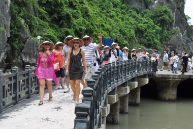 Du lịch Việt Nam: Trông người lại ngẫm đến ta!