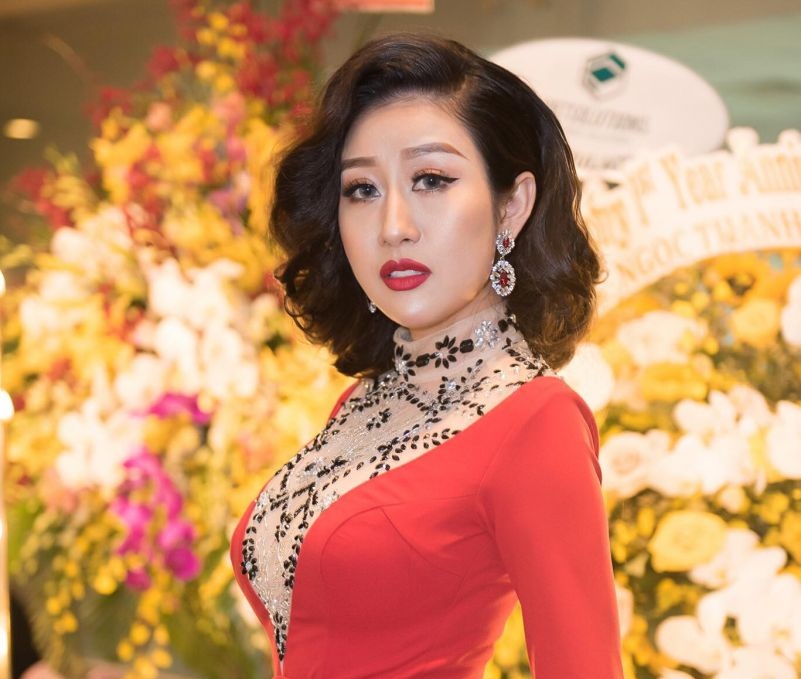 Nữ Hoàng Kim Trang cá tính nổi bật tại đêm sự kiện