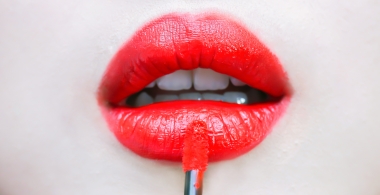 Sốt xình xịch với son Queen Lipstick lành tính không hại môi