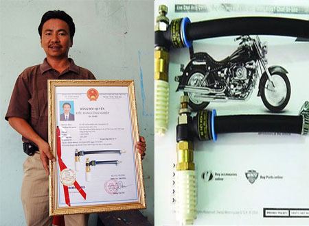 Ông Đặng Hoàng Sơn cùng với sản phẩm bộ tiết kiệm xăng xe gắn máy