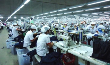 Việt Nam đứng đầu châu Á về tuân thủ tiền lương tối thiểu ngành dệt may và da giày