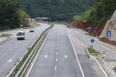 Làm đường BOT nối cao tốc Nội Bài - Lào Cai đến Sa Pa