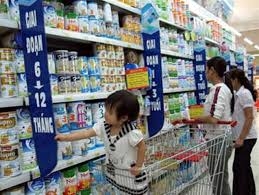 “Kìm chân” giá sữa: trả lại công bằng cho người tiêu dùng