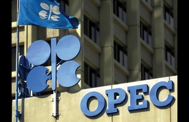 Mặc giá dầu giảm, OPEC vẫn duy trì sản lượng khai thác