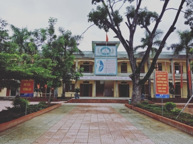 Trường THCS Hồ Tông Thốc vinh dự đón bằng công nhận trường đạt chuẩn quốc gia năm 2019