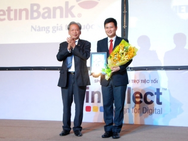 VietinBank nhận 2 giải thưởng lớn ngành ngân hàng