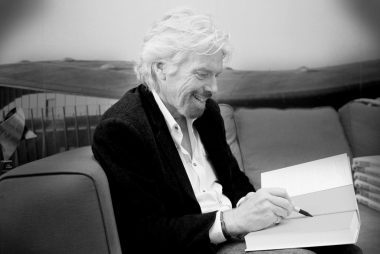 Richard Branson: Tại sao bạn nên theo đuổi nhiều hơn một ý tưởng