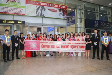 Thí sinh Hoa hậu Thương hiệu Việt Nam 2018 chuẩn bị cho vòng chung kết tại Đà Nẵng