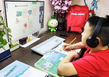 Từ ngày 28/2, học sinh lớp 1 đến 6 ở 18 huyện, thị xã ở Hà Nội chuyển sang học trực tuyến