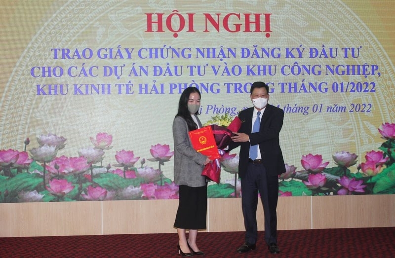 Việt Nam vững vàng trong cuộc đua FDI năm 2022