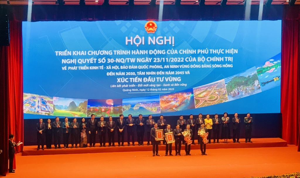 Phát triển Quảng Ninh là một tỉnh tiêu biểu của cả nước về mọi mặt
