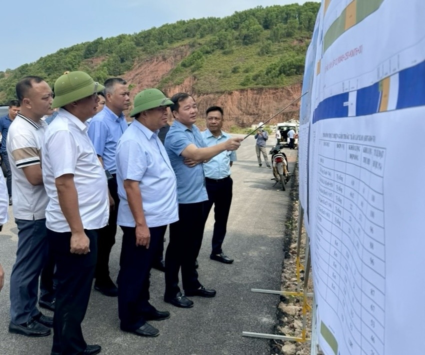 Đốc thúc giải ngân, đẩy nhanh tiến độ một số dự án trọng điểm tại tỉnh Nghệ An và Thanh Hóa