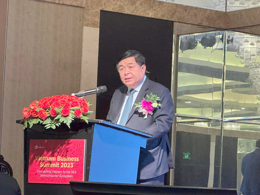Bộ trưởng Nguyễn Chí Dũng: "Việt Nam có đủ điều kiện và yếu tố cần thiết để phát triển công nghiệp bán dẫn"