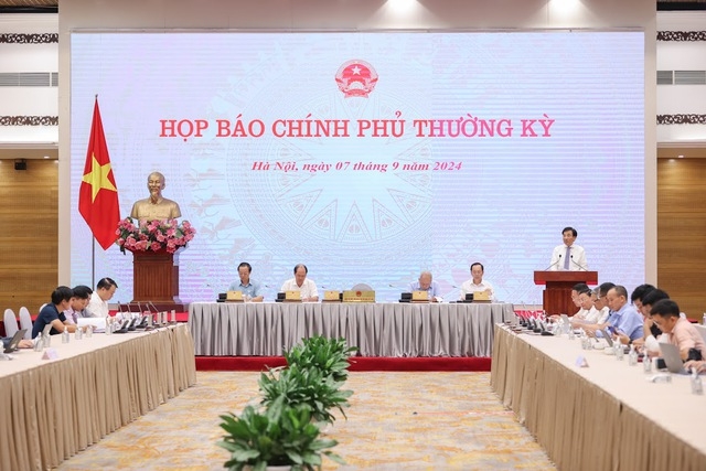 Tháng 8 và 8 tháng đầu năm 2024: Kinh tế tiếp tục đà tăng trưởng ở cả 3 khu vực