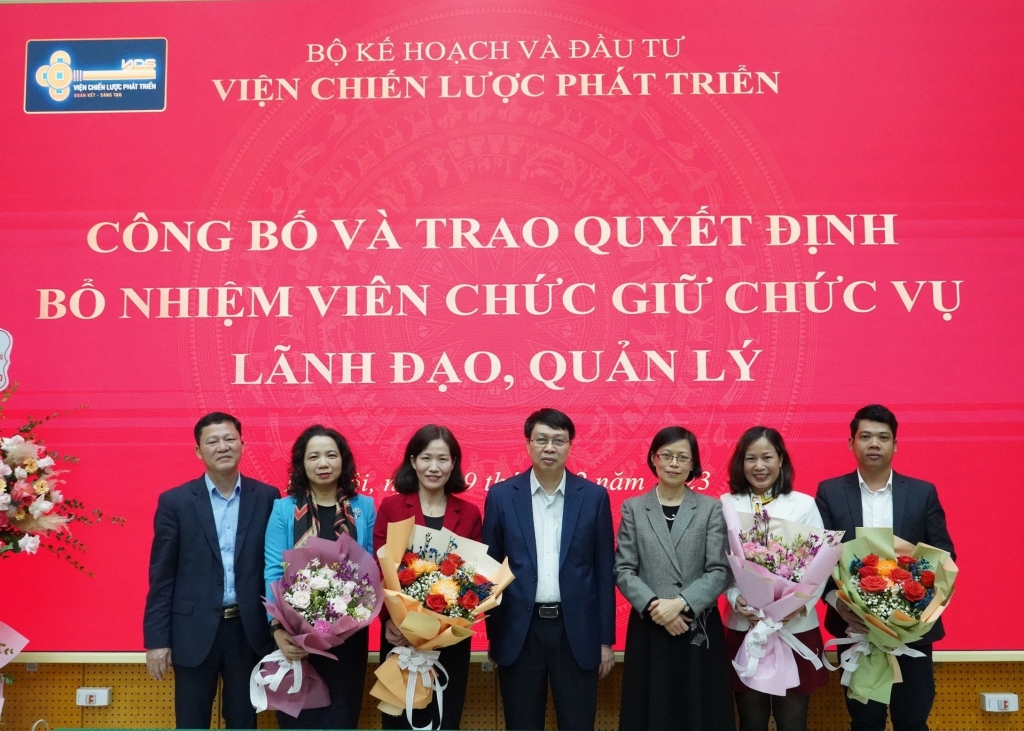 Công bố Quyết định Bổ nhiệm Tổng Biên tập Tạp chí Kinh tế và Dự báo Công bố Quyết định Bổ nhiệm Tổng Biên tập Tạp chí Kinh tế và Dự báo