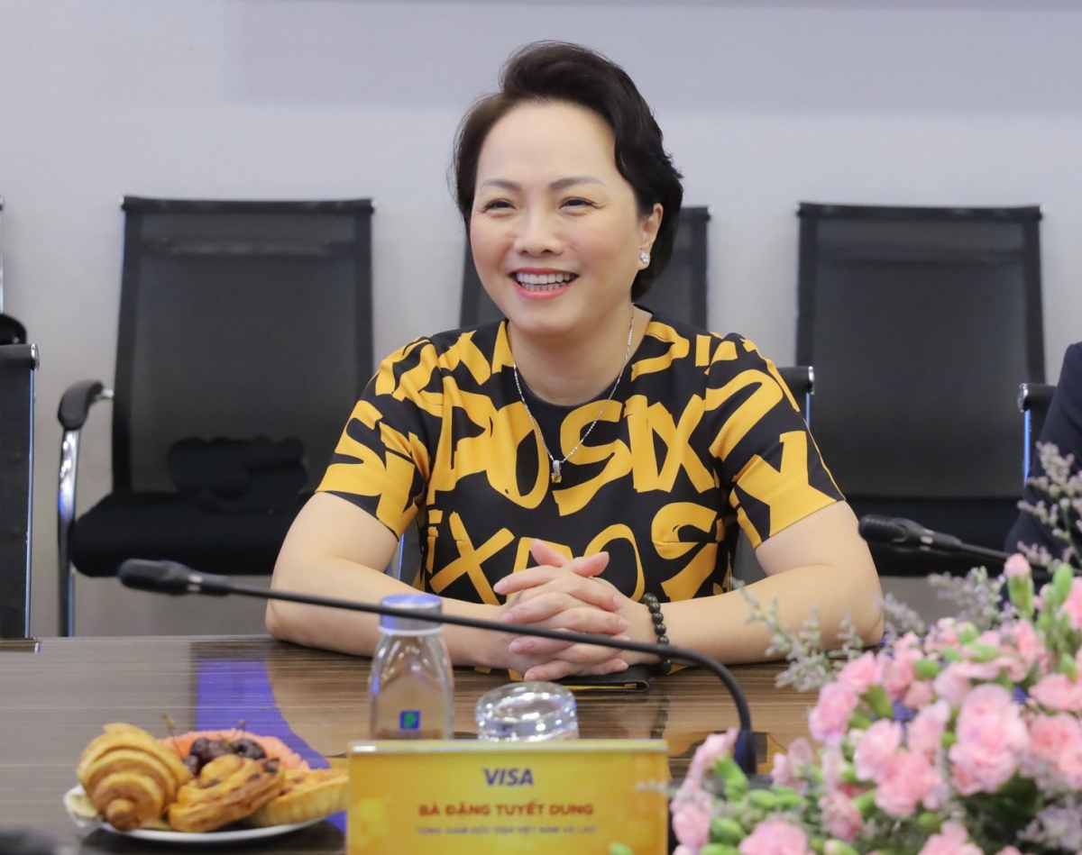 Petrolimex bắt tay Visa phát hành Thẻ đồng thương hiệu, thúc đẩy thanh toán số Petrolimex bắt tay Visa phát hành Thẻ đồng thương hiệu, thúc đẩy thanh toán số