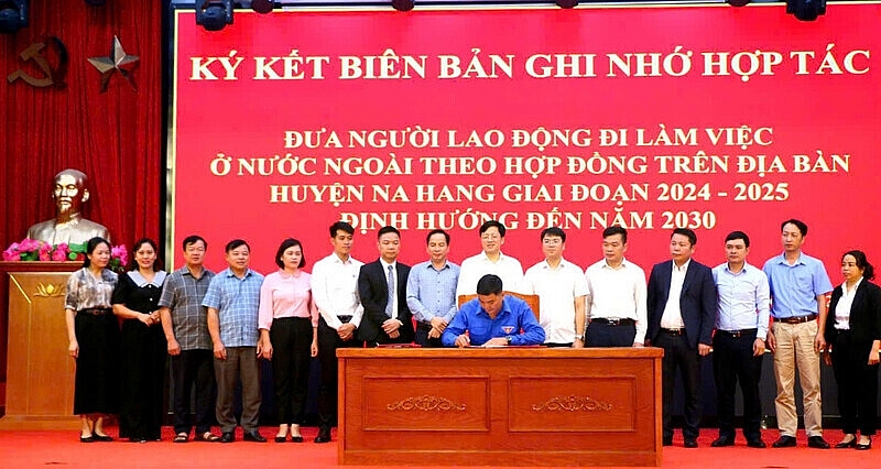 Tăng cường quản lý nhà nước đối với công tác đưa người lao động đi làm việc ở nước ngoài tại huyện Na Hang, tỉnh Tuyên Quang Tăng cường quản lý nhà nước đối với công tác đưa người lao động đi làm việc ở nước ngoài tại huyện Na Hang, tỉnh Tuyên Quang