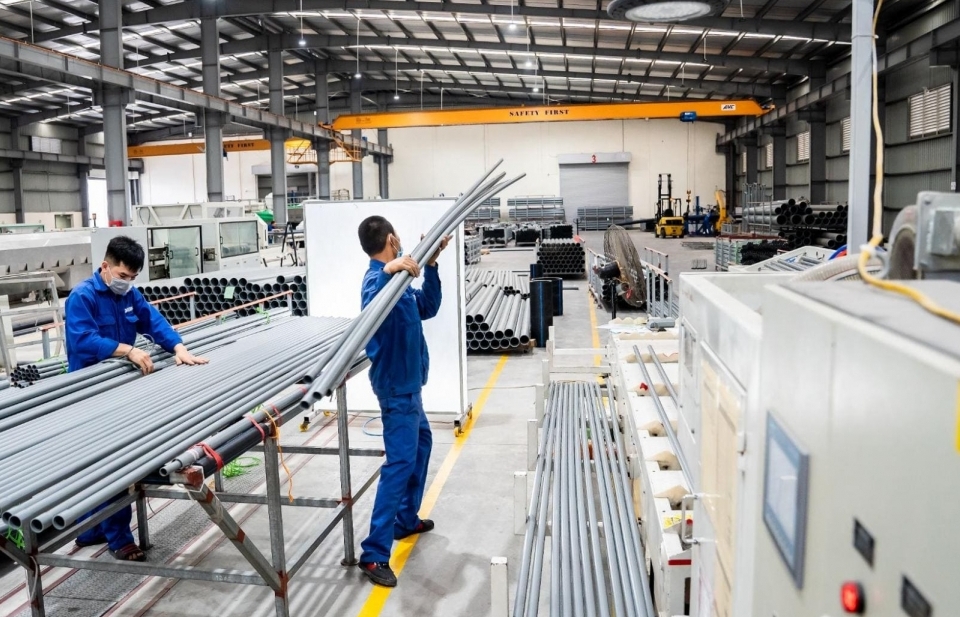 Những yếu tố ảnh hưởng đến mức độ công bố thông tin kế toán môi trường tại các công ty nhựa niêm yết trên thị trường chứng khoán Việt Nam