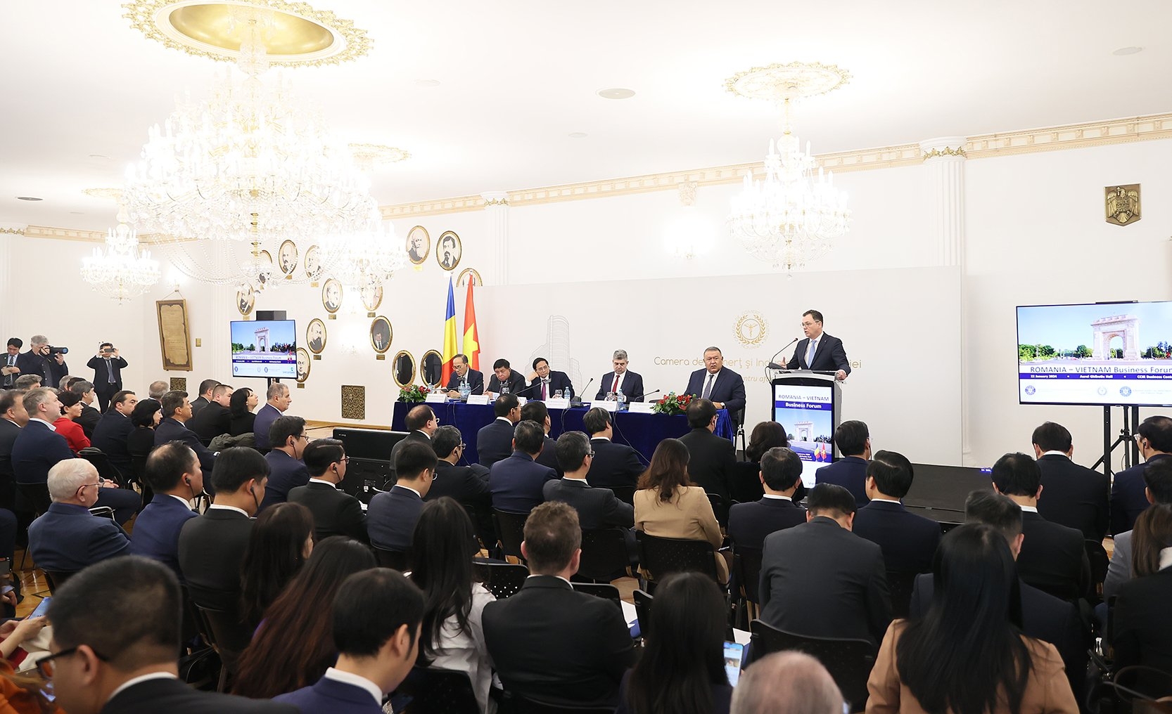 Doanh nghiệp Việt Nam và Romania cần chủ động kết nối, hợp tác về kinh tế