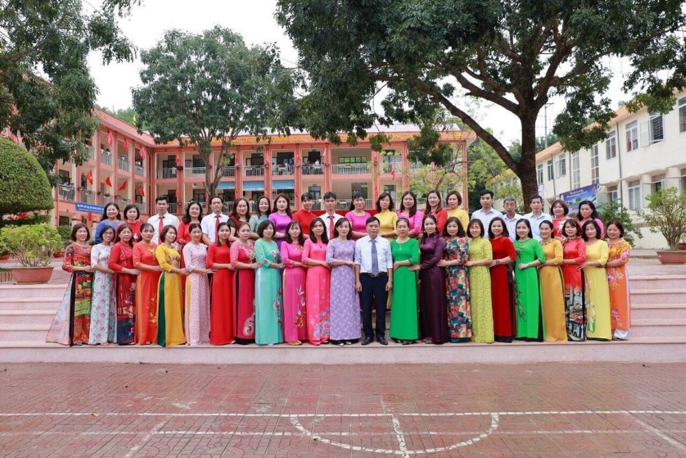 Trường THCS Tân Bình khẳng định được uy tín, chất lượng trong tốp đầu của ngành Giáo dục và Đào tạo TP. Điện Biên Phủ. Trường THCS Tân Bình khẳng định được uy tín, chất lượng trong tốp đầu của ngành Giáo dục và Đào tạo TP. Điện Biên Phủ