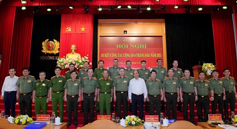 Chủ tịch nước Nguyễn Xuân Phúc: Ngành công an phải nêu cao tinh thần phục vụ nhân dân