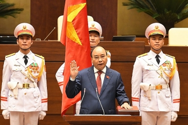 Ông Nguyễn Xuân Phúc được tái bầu giữ chức Chủ tịch nước