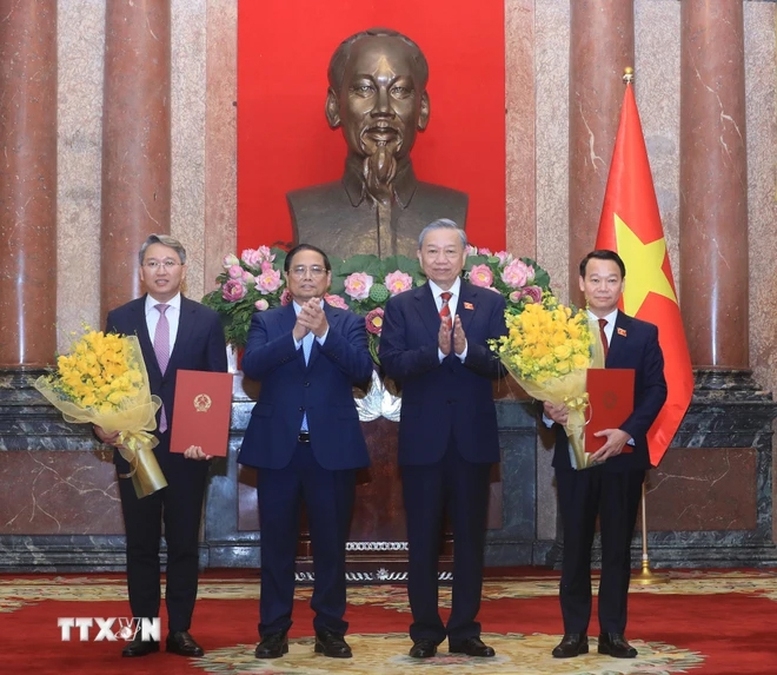 Tổng Bí thư, Chủ tịch nước đề nghị 3 Phó Thủ tướng và 2 Bộ trưởng phấn đấu xứng đáng là những người lãnh đạo mẫu mực