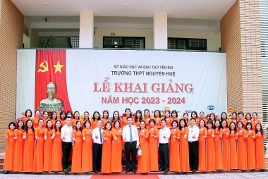Trường PTTH Nguyễn Huệ, tỉnh Yên Bái đẩy mạnh phong trào dạy tốt, học tốt