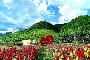 Sưu tầm và biên dựng các câu chuyện, lời dẫn mang tính biểu trưng của văn hóa du lịch đối với các sản phẩm du lịch trong Khu du lịch Quốc gia Mộc Châu, tỉnh Sơn La