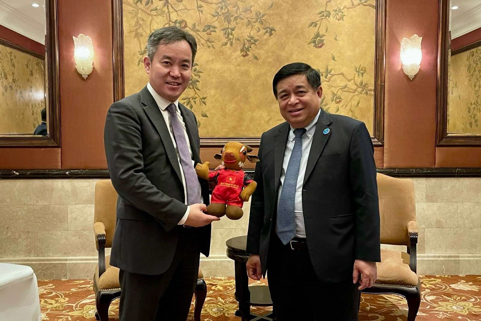 Bộ trưởng Nguyễn Chí Dũng làm việc với tập đoàn xây dựng giao thông Trung Quốc