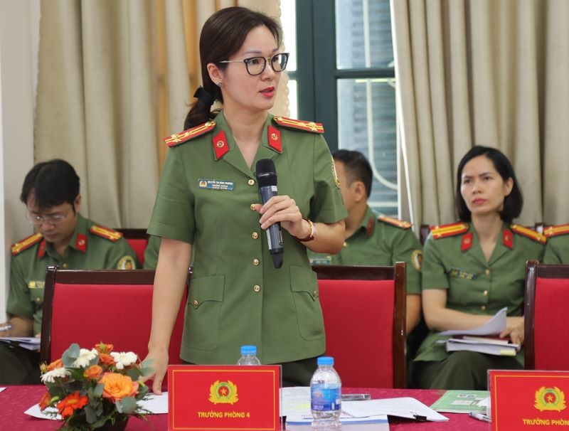 Cục Quản lý xuất nhập cảnh lấy sự hài lòng của nhân dân làm thước đo để đánh giá kết quả hoàn thành công việc...