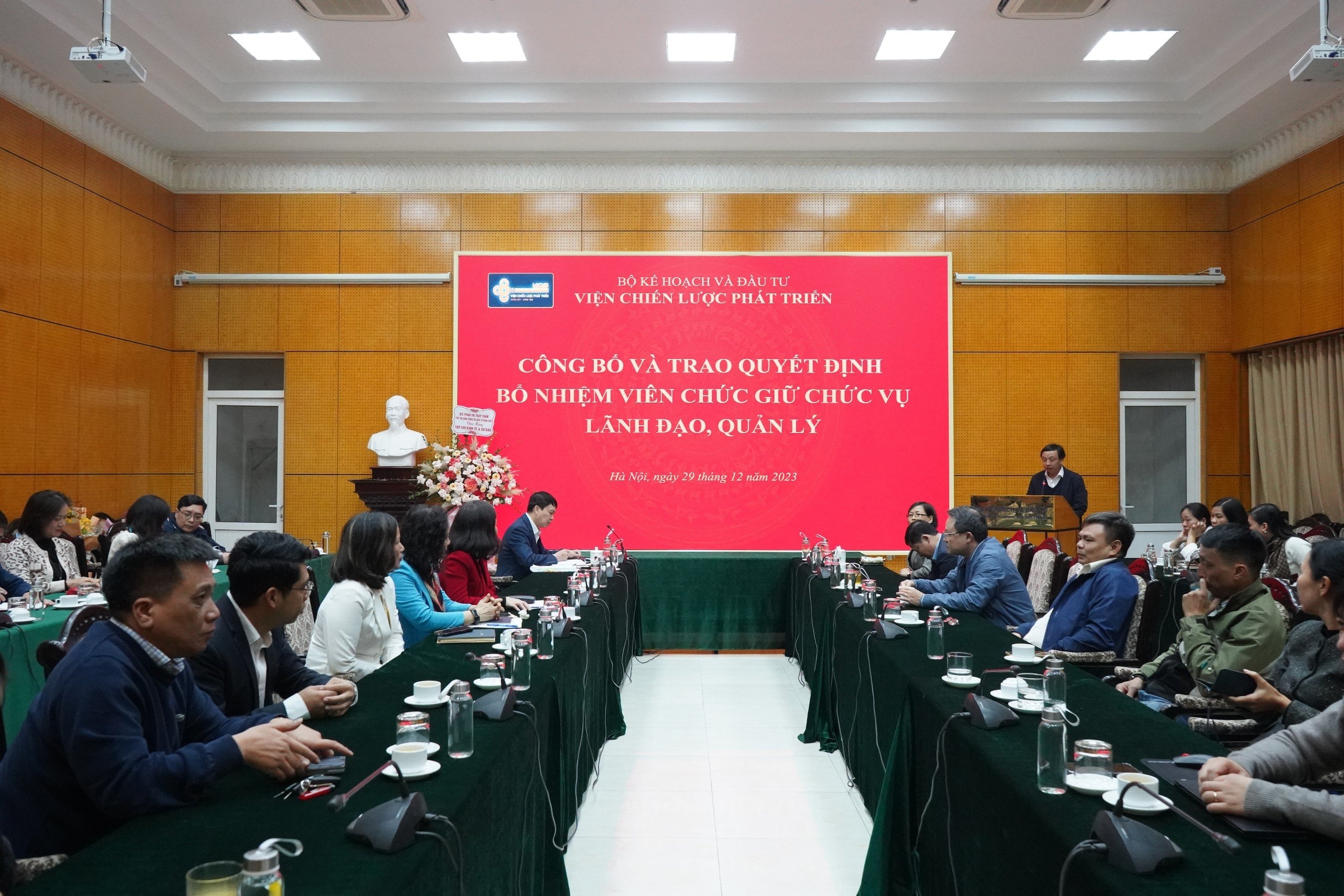 Bổ nhiệm lãnh đạo các đơn vị thuộc Viện Chiến lược phát triển Công bố Quyết định Bổ nhiệm Tổng Biên tập Tạp chí Kinh tế và Dự báo