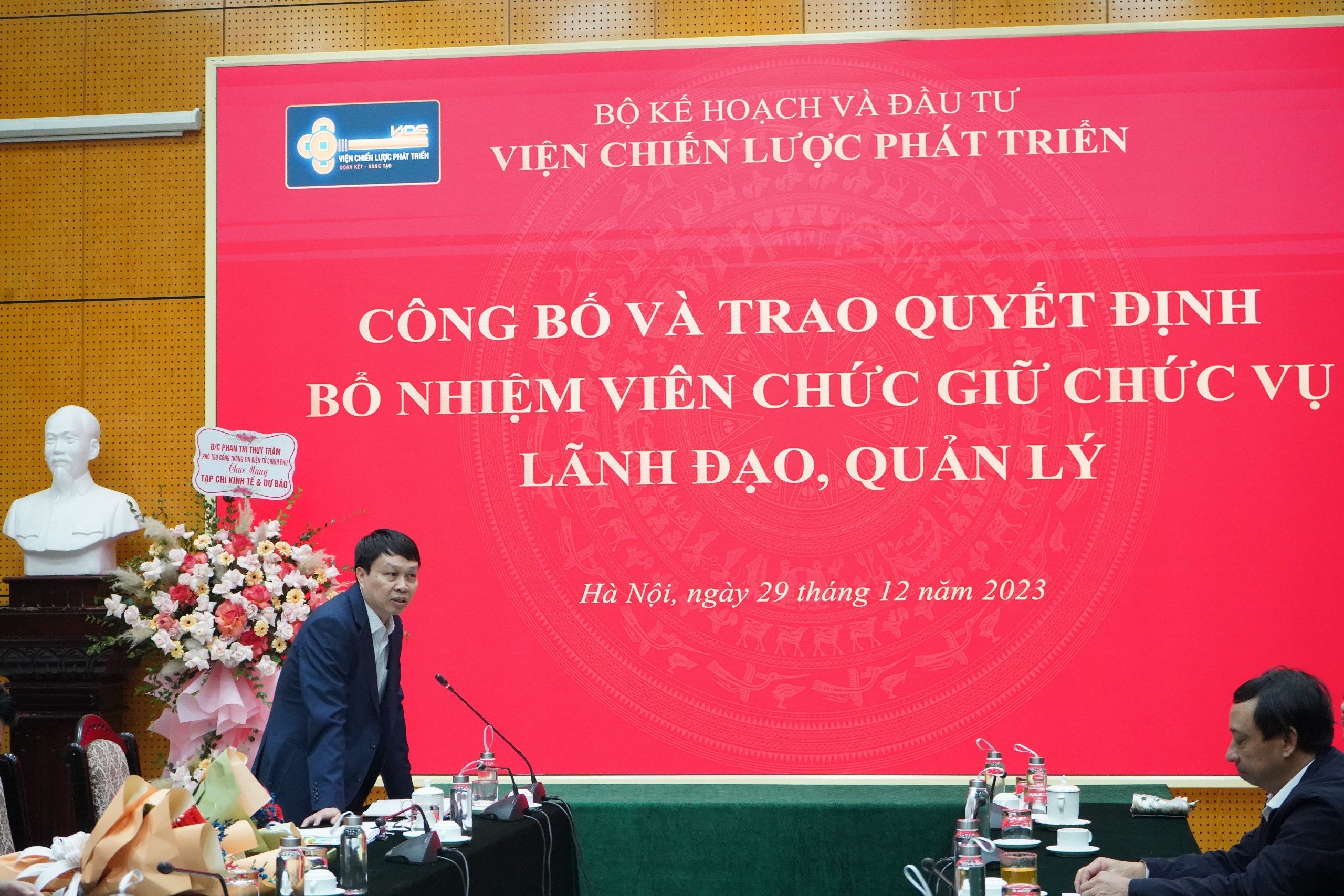 Bổ nhiệm lãnh đạo các đơn vị thuộc Viện Chiến lược phát triển Công bố Quyết định Bổ nhiệm Tổng Biên tập Tạp chí Kinh tế và Dự báo
