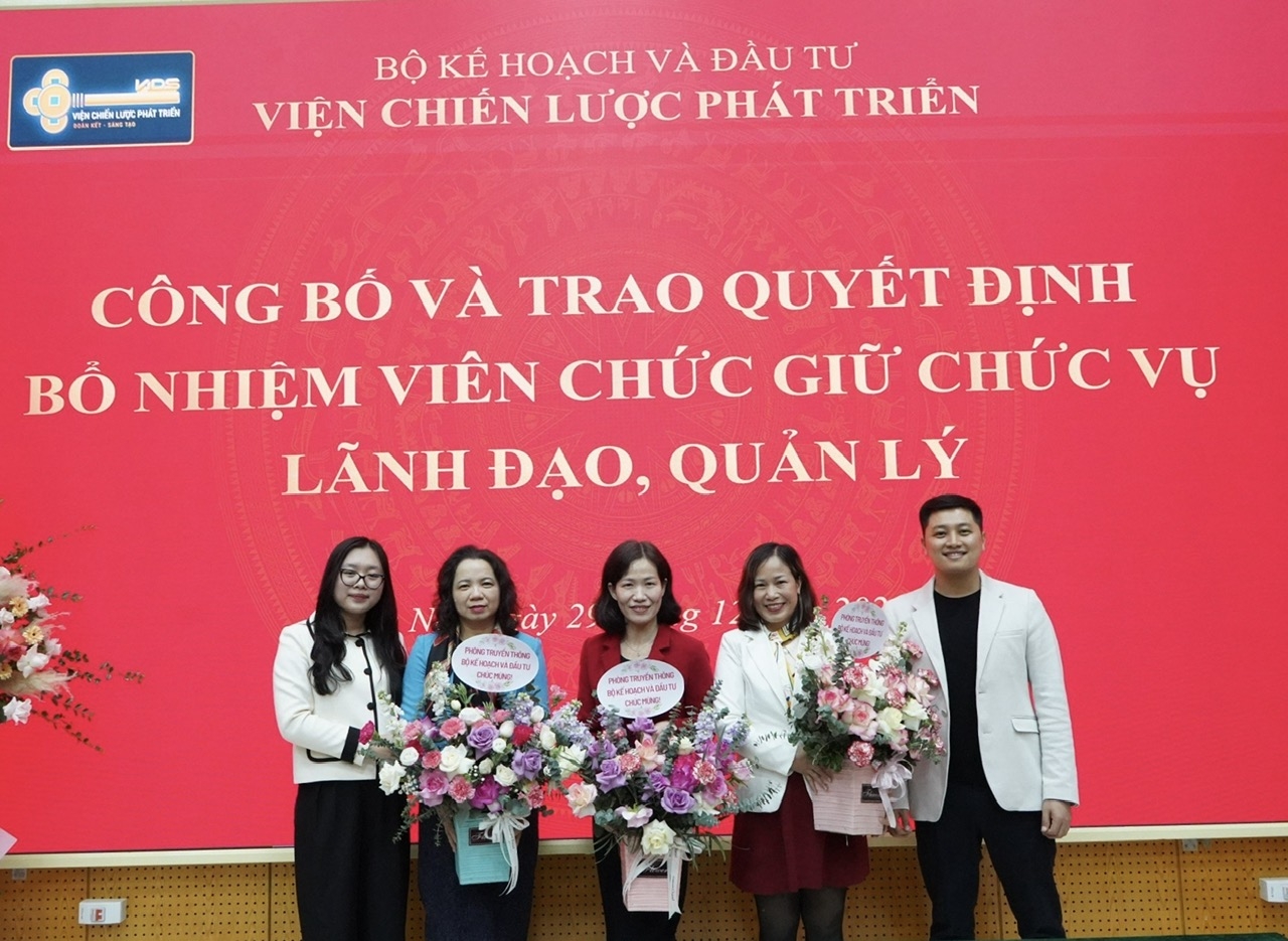 Bổ nhiệm lãnh đạo các đơn vị thuộc Viện Chiến lược phát triển Công bố Quyết định Bổ nhiệm Tổng Biên tập Tạp chí Kinh tế và Dự báo