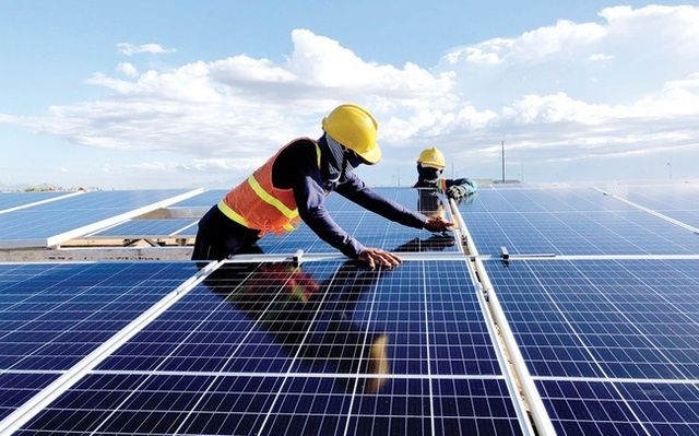 Các nhân tố ảnh hưởng đến mức độ đầu tư điện mặt trời tại tỉnh Ninh Thuận