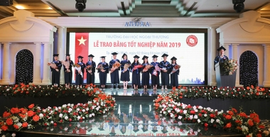 Cơ sở II trường Đại học Ngoại thương tổ chức lễ trao bằng tốt nghiệp  đợt tháng 04 – 2019
