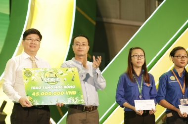 Tân Hiệp Phát tặng 30 suất học bổng cho sinh viên trường Đại học Nông Lâm TP. Hồ Chí Minh