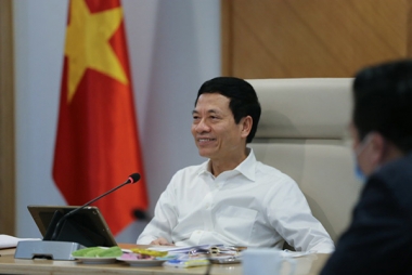 Bộ trưởng Nguyễn Mạnh Hùng: Còn sách thì còn tri thức, còn sách thì còn loài người