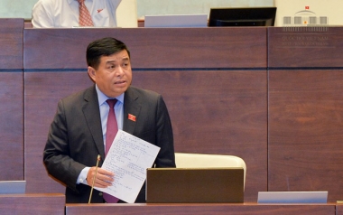 Bộ trưởng Nguyễn Chí Dũng trả lời chất vấn về những vấn đề "nóng" trong lĩnh vực KH&ĐT