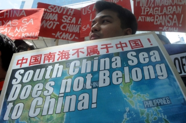 Trung Quốc tránh đối đầu pháp lý, kêu gọi Philippines đàm phán