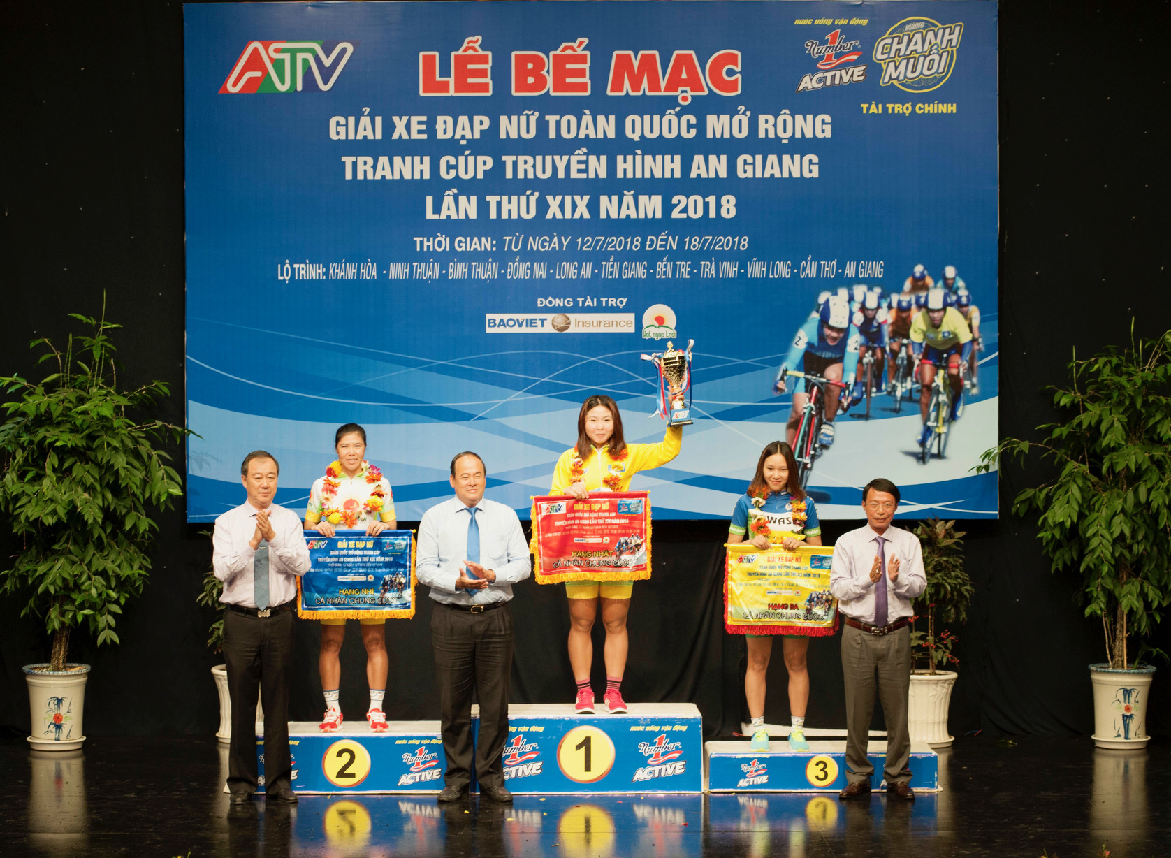 Nguyễn Thị Thu Mai trở thành quán quân giải đua xe đạp do Tân Hiệp Phát tài trợ