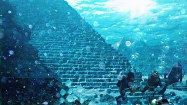 Kim tự tháp dưới đáy biển: Huyền thoại và sự thật