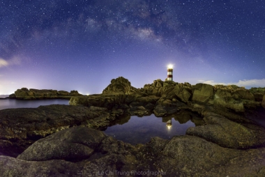 Ghé thăm Hải đăng Gành Đèn hoang sơ kỳ vĩ đất Phú Yên