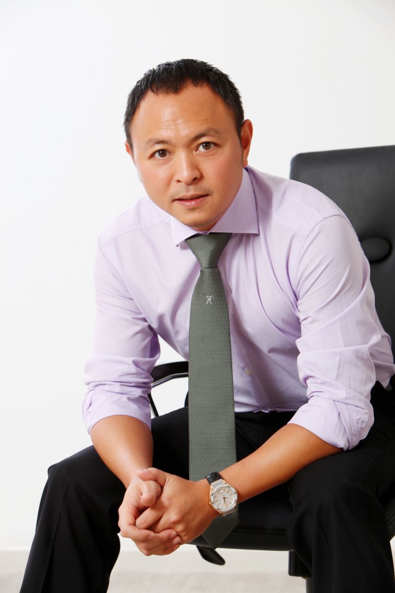 Ông Nguyễn Hoàng Tuấn – Chủ tịch SƠNKIM LAND nhận giải Nhân vật bất động  sản năm 2015 | Tạp chí Kinh tế và Dự báo